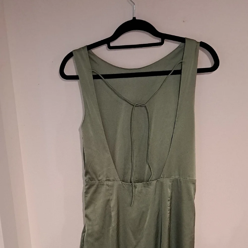 Abercrombie & Fitch Sage Green Maxi Dress Size L NWOT B113